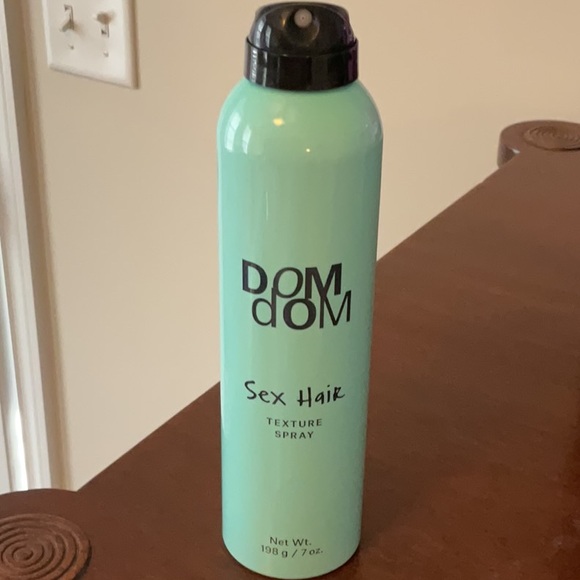 DOM DOM Texture Spray with Star Design - Picture 3 of 5